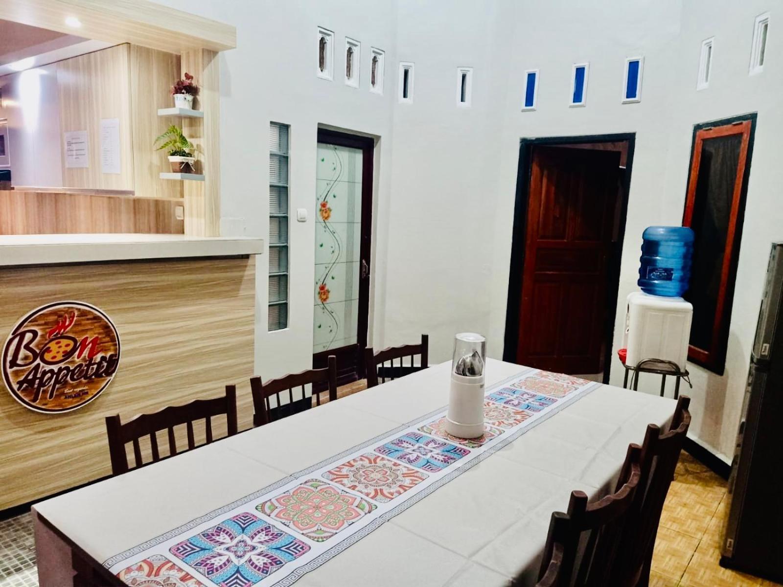 Hotel Ahlen Pangandaran Chambre photo