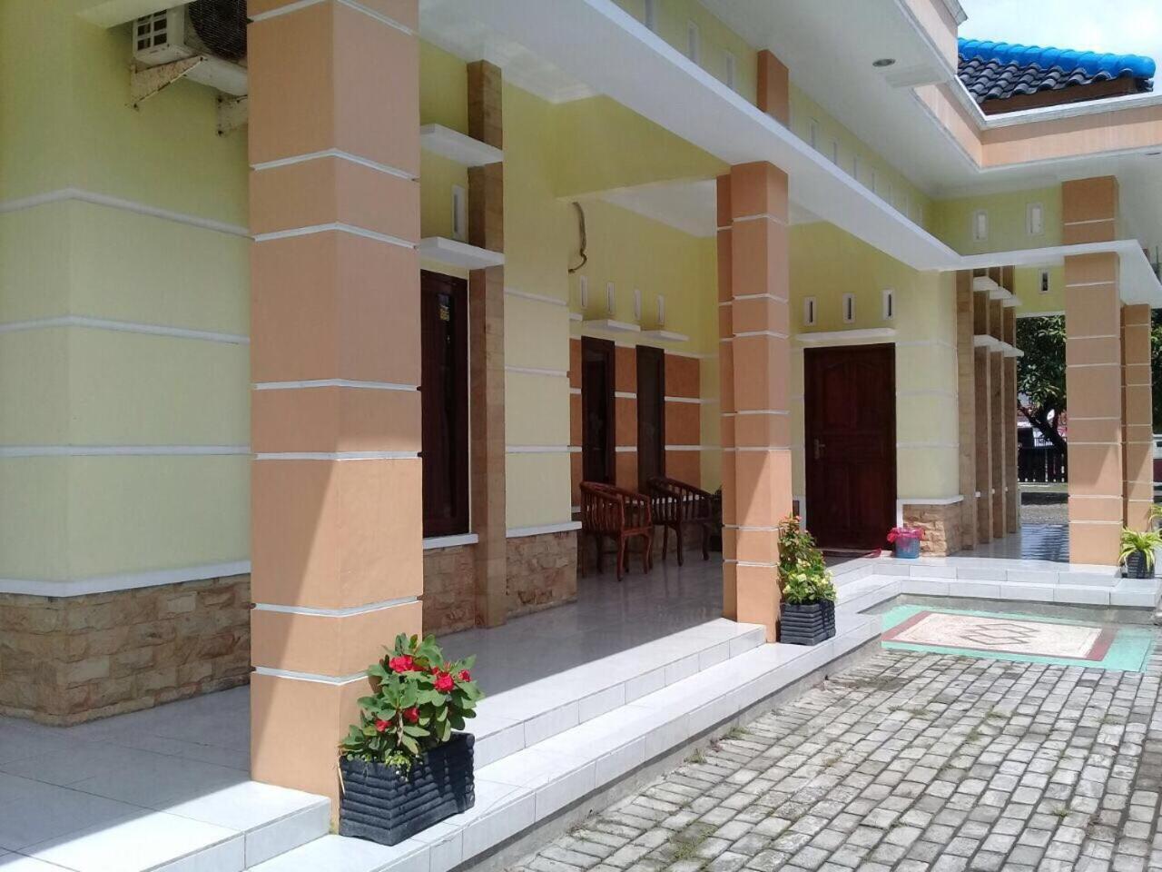 Hotel Ahlen Pangandaran Extérieur photo