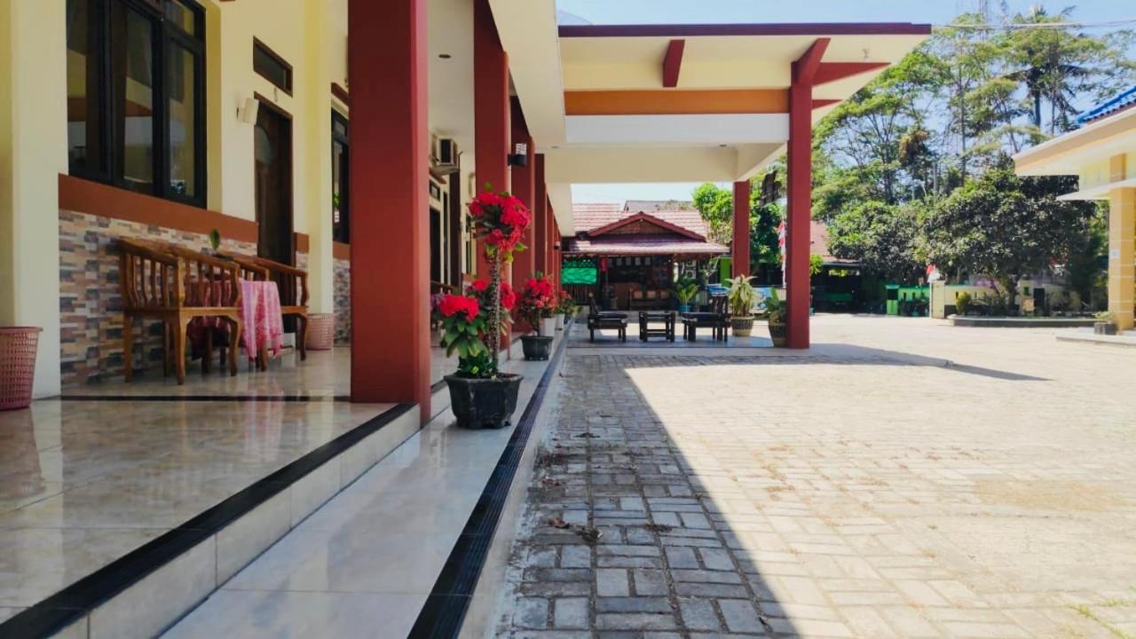Hotel Ahlen Pangandaran Extérieur photo